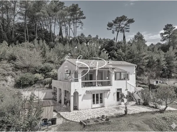 Exclusivité ! Maison de charme avec vue panoramique avec deux logements indépendants au calme