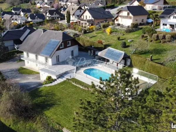 Maison 7 pièces 253 m²