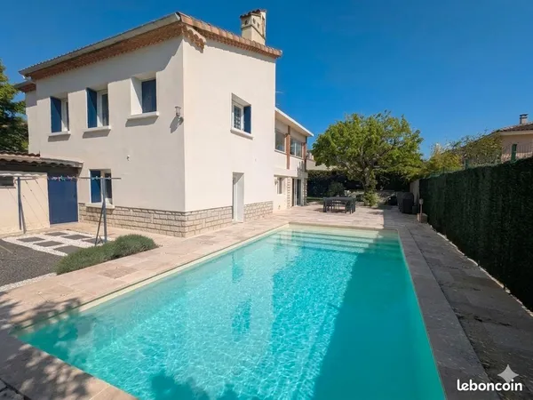 Maison 8 pièces 228 m²