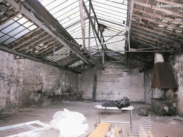 Maison avec grand garage