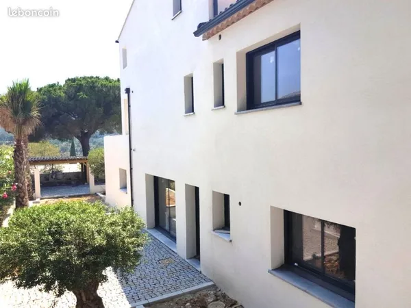 Sainte-Maxime — Rare Superbe appartement -villa T4 dans une résidence récente et confidentielle de s