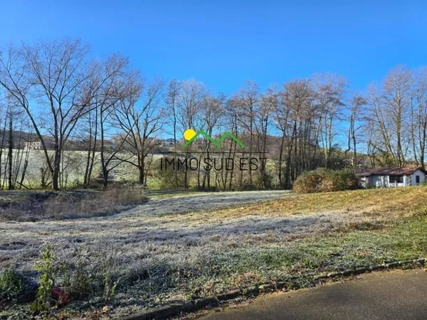 Terrain constructible de 1756m²