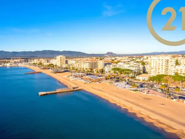 VENTE - FRÉJUS PLAGE - EMPLACEMENT No1 FRONT DE MER - Fond de commerce 180m2