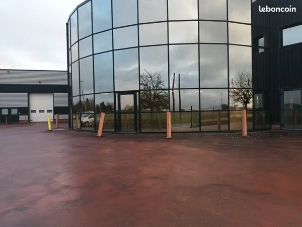 BUREAUX 158 m² PREAUX