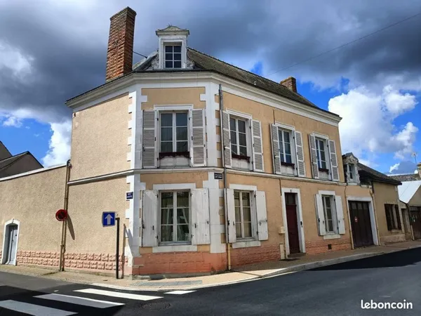 Maison - 6 pièces - 150 m2