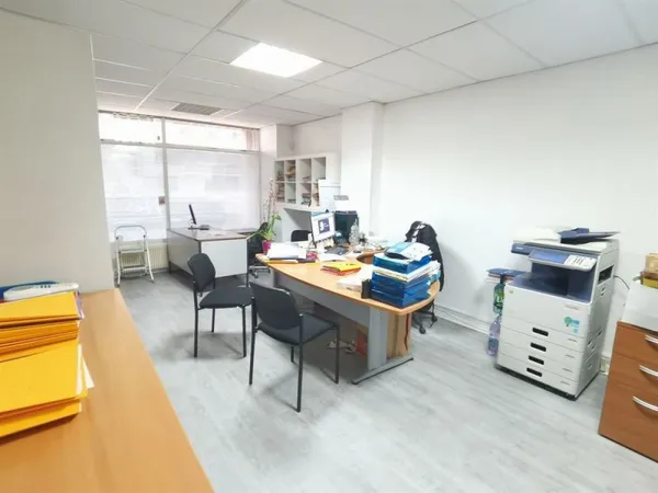 Local 98 m2 OPEN SPACE