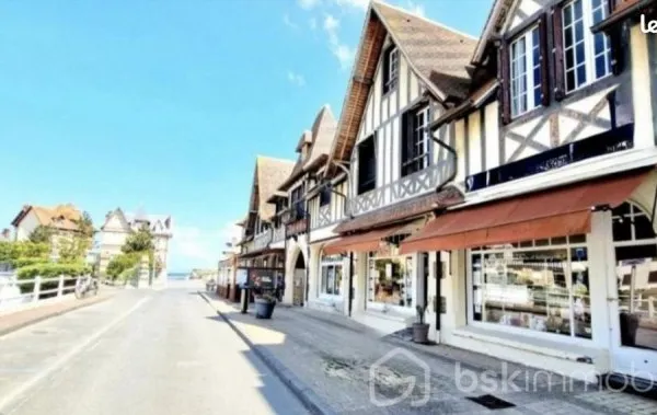 Commerce Blonville Sur Mer