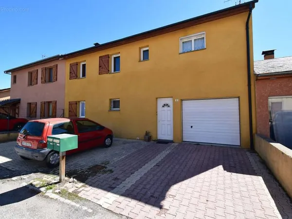 Immeuble avec 2 logements Centre & Calme