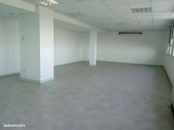 Local PMR / bureau proche gare