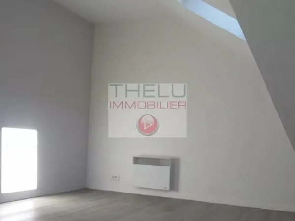 Studio état neuf en plein coeur de ville avec cave