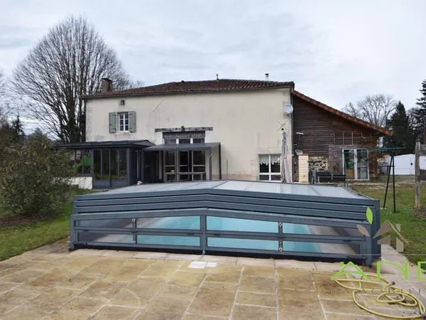 Maison Rénovée avec Piscine