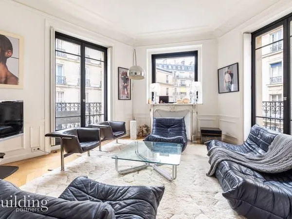 Paris 16ème - Victor Hugo - 6 pièces - 128 m² avec balcon filant