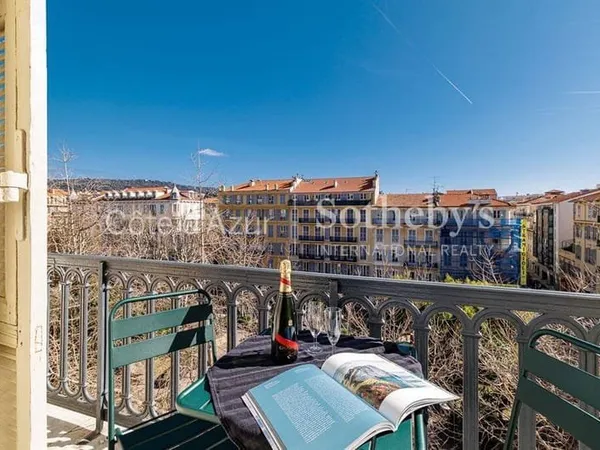 Appartement 4 pièces 150 m²
