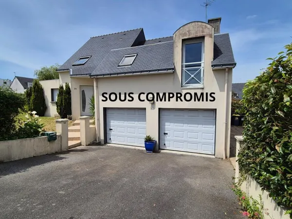 TRES BELLE MAISON ARCHITECTURALE de 180 m2 - 7 pièces- dans le Morbihan (7 min de Lorient - 5 min de
