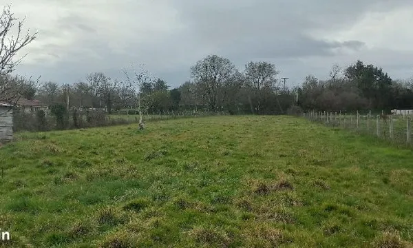 Terrain 1 750 m² Montpon Menesterol