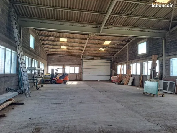 Bâtiment industriel 250 m2 A louer pour stockage