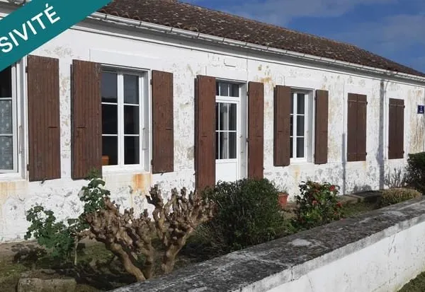Ensemble immobilier maison chai et hangar 17190