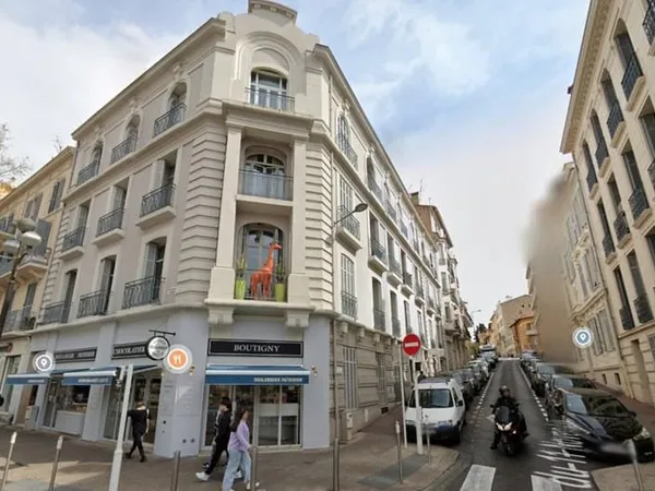 Cannes Bas Carnot appartement 3 pièces au calme parfait état meublé
