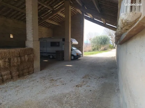 Emplacement camping