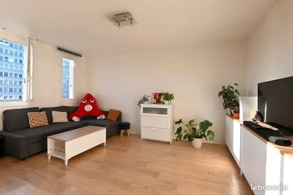 Colocation d'une chambre dans un T3 meublé 525