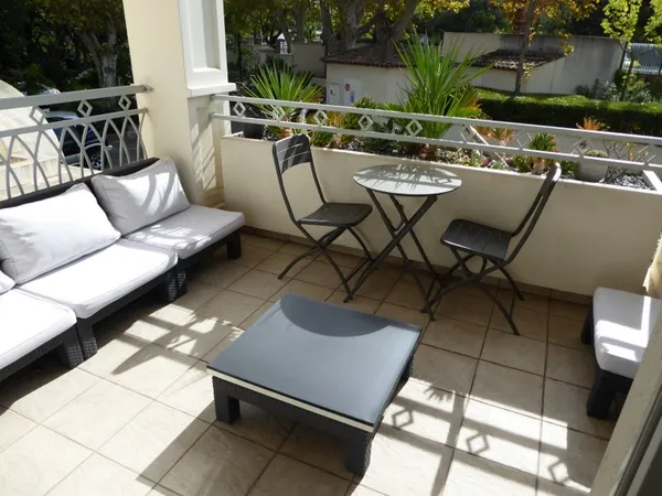 T2 38 m2 - Terrasse, piscine, parking et garage - Le Cap-Bru