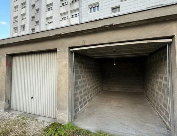 Garage sécurisé à Chambéry - 5 Av. Docteur Desfrançois | 15,63 m²