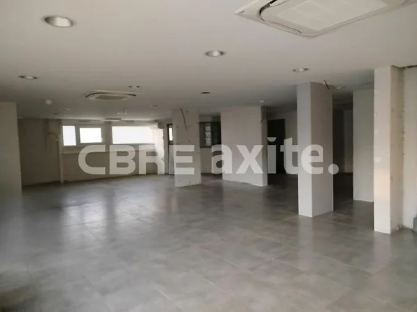 Local commercial 157 m²