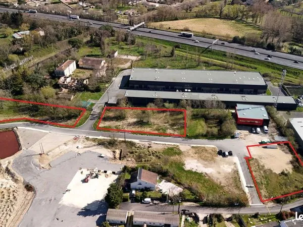 Terrain 2 196 m² Ambares Et Lagrave
