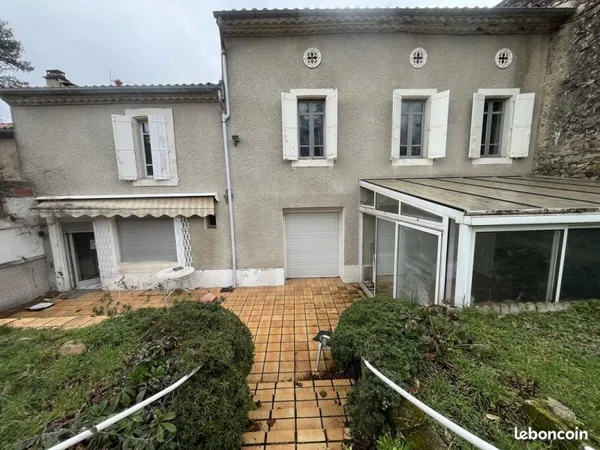 Maison 8 pièces 300 m²