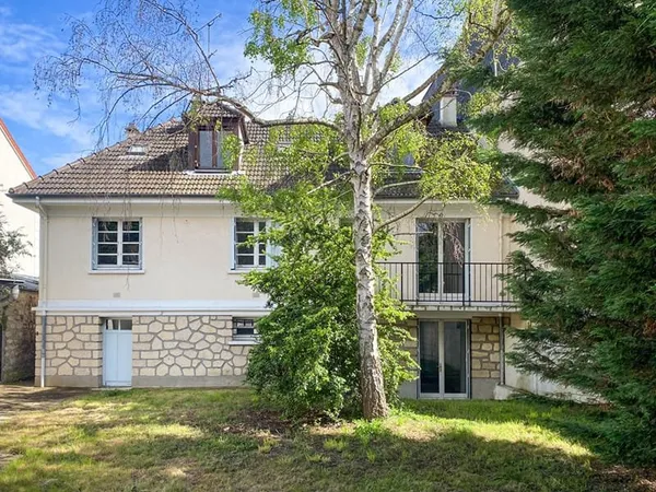 Maison de 210 m² - Centre ville - Travaux à prévoir