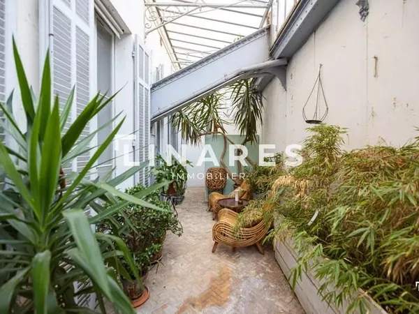 PICON - Appartement T4 de 112m² - Terrasse sous verrière - 2 chambres de bonne - Cave - Grenier - 13