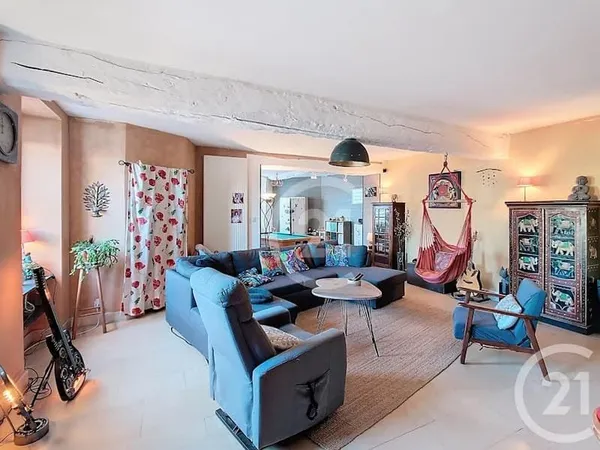 Maison 7 pièces 244 m²