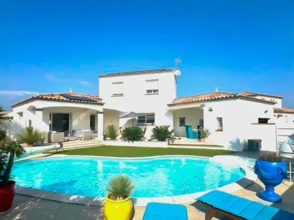 Maison contemporaine T4 de 123m2 avec piscine chauffée - quartier résidentiel calme à vendre SERIGNA
