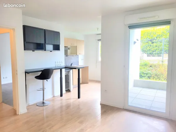 T2 44m2+ terrasse+ jardinet + parking -5min tram Landreau