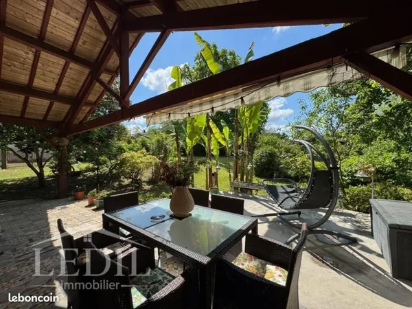 Maison 7 pièces 161 m²