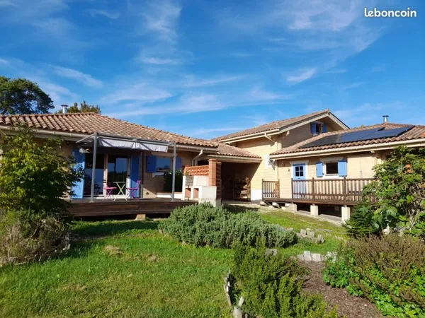 Maison + gîte en bois massif à Fabas