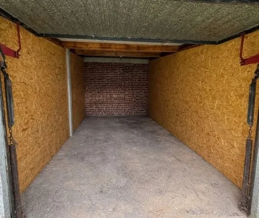 Garage à louer 14m², rue de Lambres à Douai