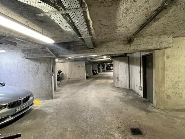 📍 Place de parking à louer - Étage -1
