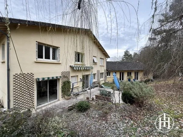 Grand pavillon Saint Amand Montrond