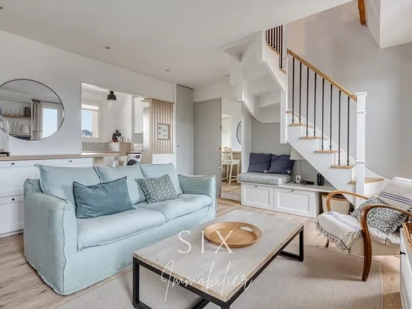 BEL APPARTEMENT T4/5 RENOVE EN DUPLEX AU COEUR DE DEAUVILLE