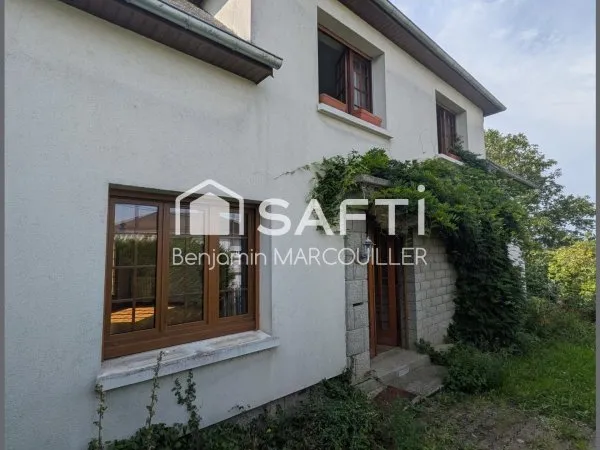 Safti-Benjamin Marcouiller vous propose : Maison 9 pièces.