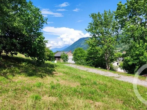Terrain 762 m²