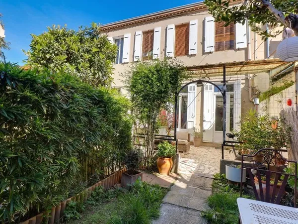 Appartement rez de chaussée-terrasse-jardin- 13004 Marseille