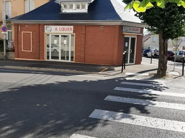 LOCAL COMMERCIAL 135 m2 AVENUE DE SAINT- AMAND à BOURGES
