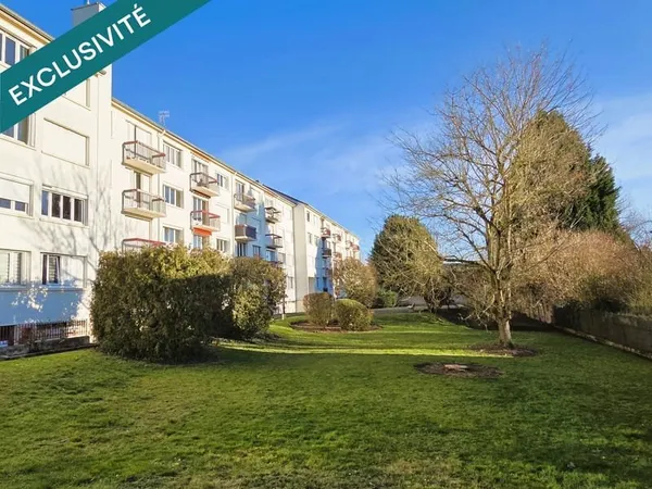 A deux pas de la gare et des commerces à pied: