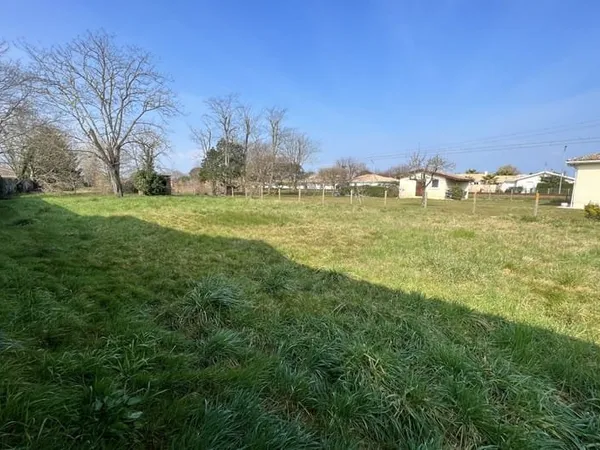 GUJAN-MESTRAS TERRAIN 724 M²