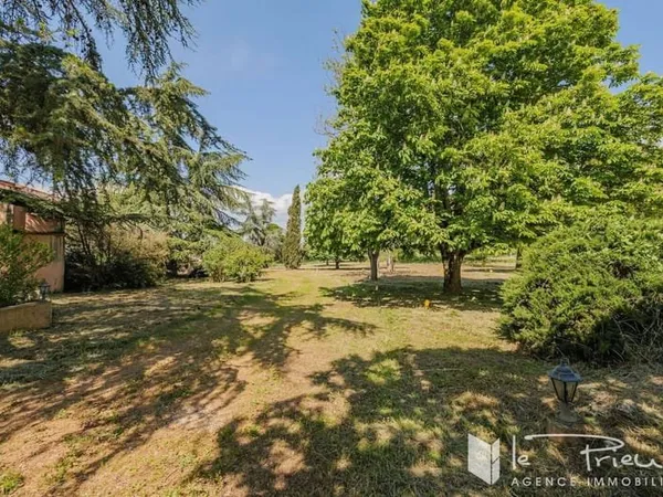 Maison 9 pièces 270 m²