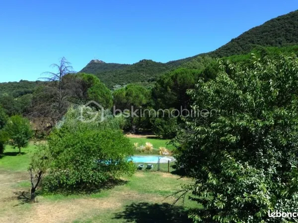 Propriété 7 pièces 230 m²