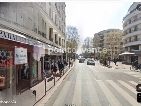 Local commercial 122 m²