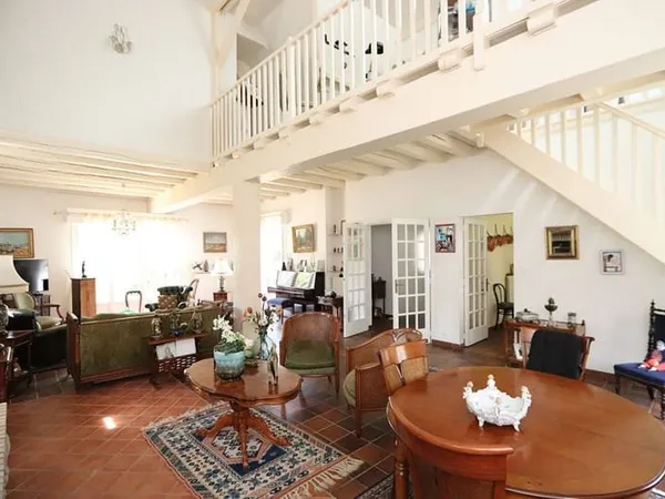 Maison 8 pièces 220 m²